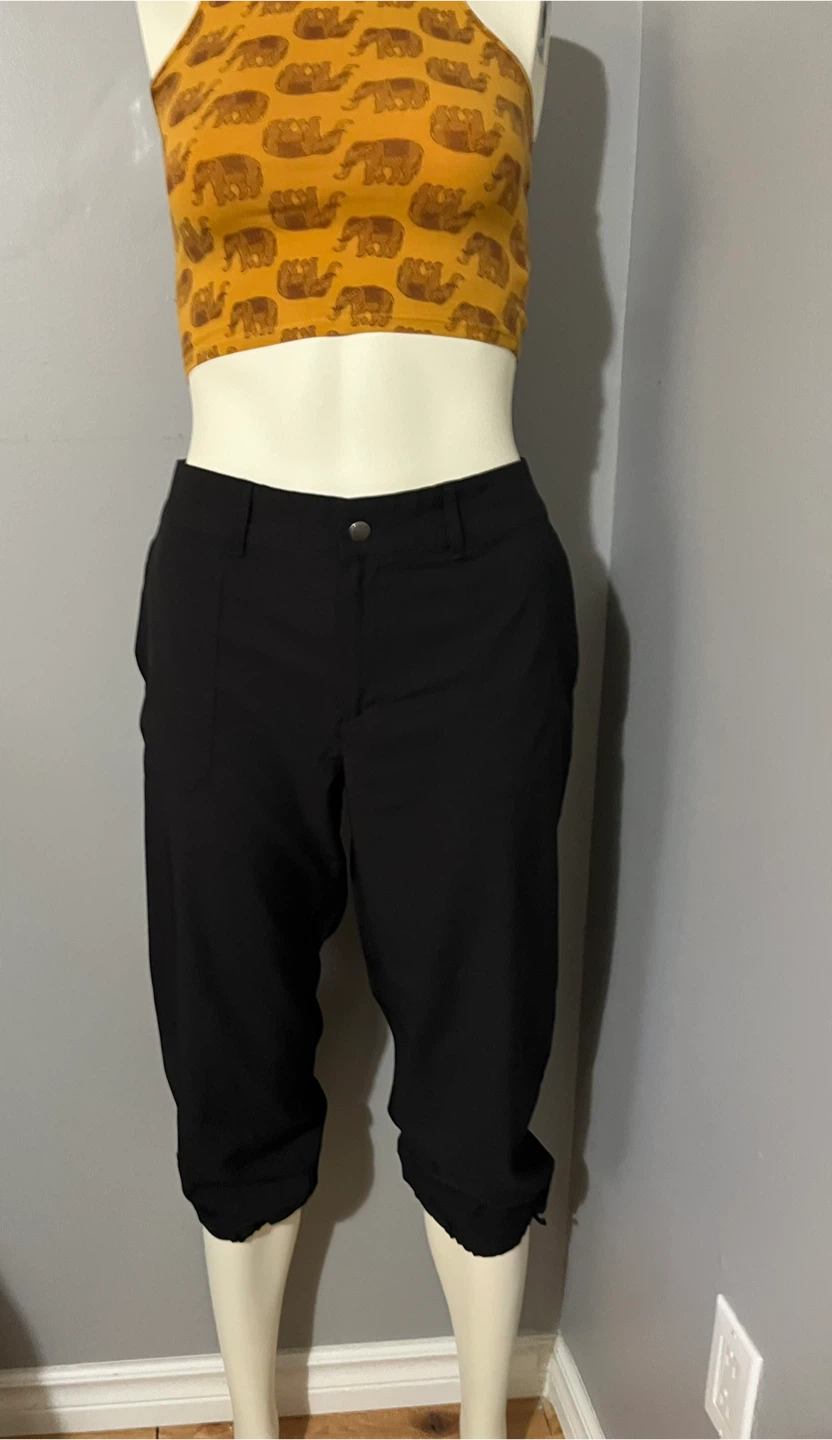 Size 6 Black Capris