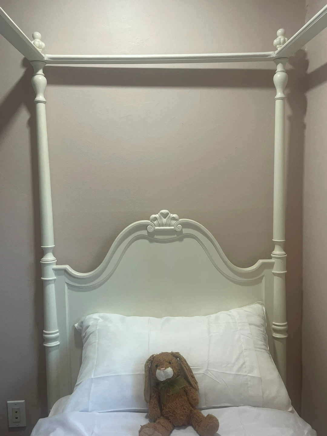 White Solid Wood Matching Drawer and Bed Frame Set - photo 4