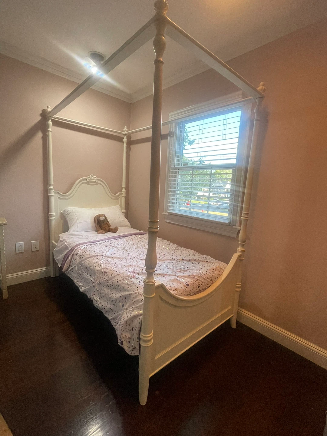 White Solid Wood Matching Drawer and Bed Frame Set - photo 2