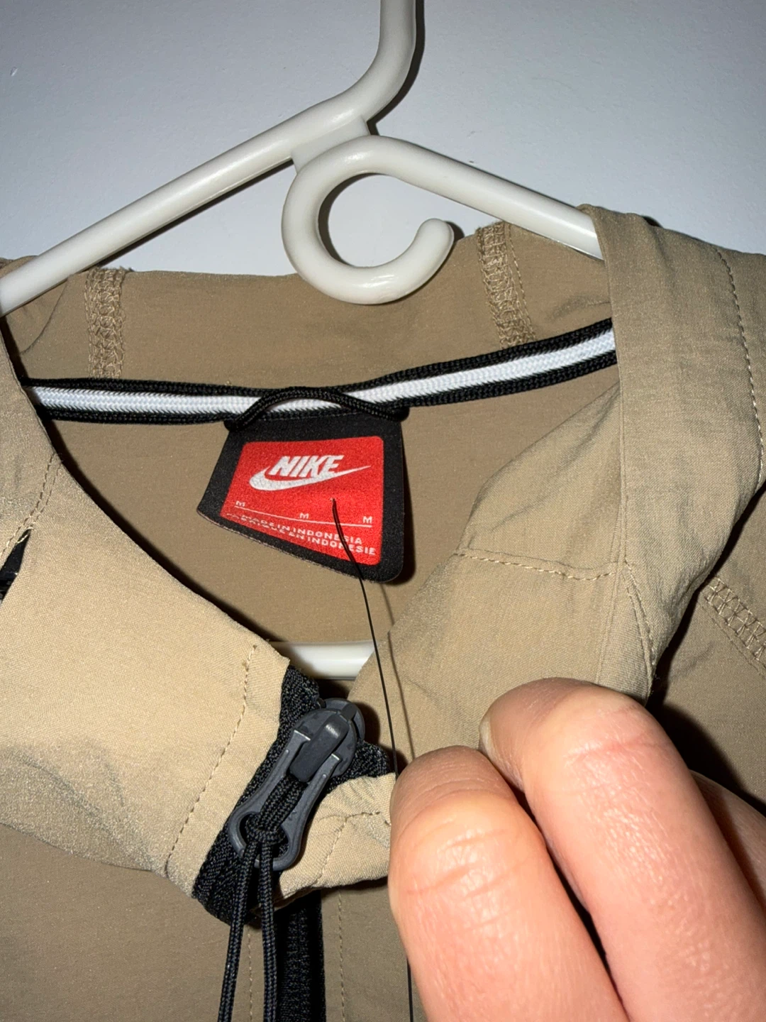 Men’s Nike Tech Windbreaker Jacket Tan Size M - photo 4
