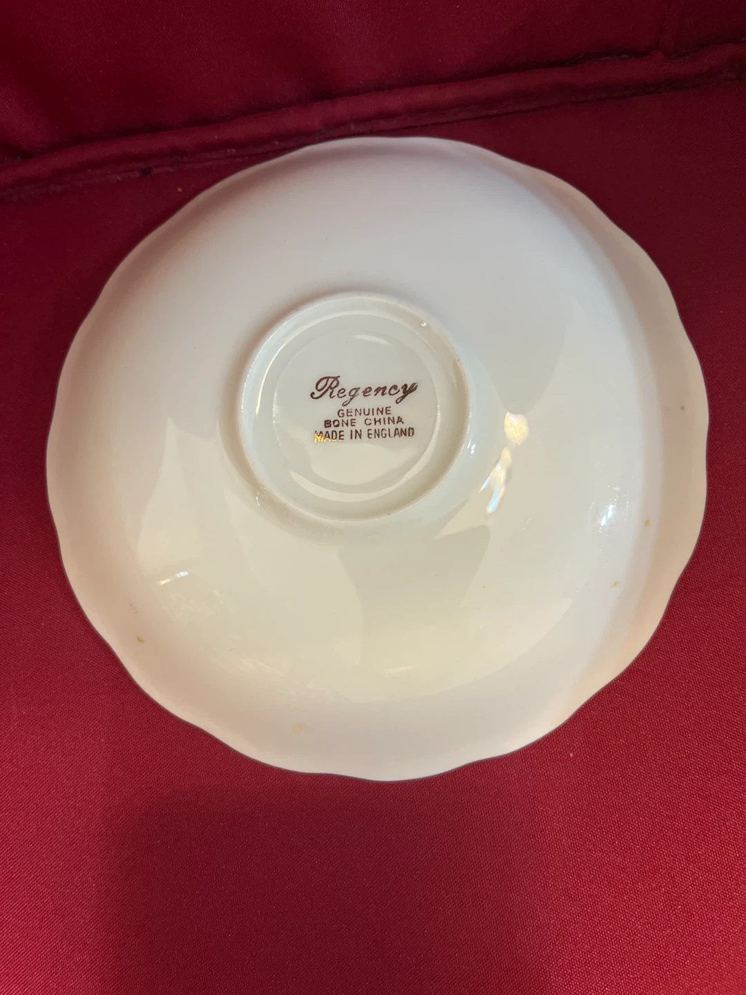 ⚽ Regency Genuine Bone China Saucer - Rose Design - photo 3