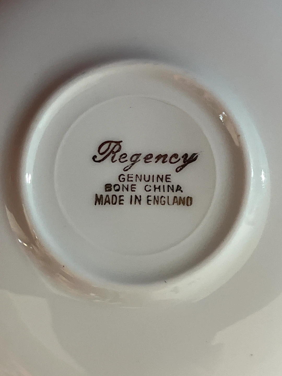 ⚽ Regency Genuine Bone China Saucer - Rose Design - photo 4