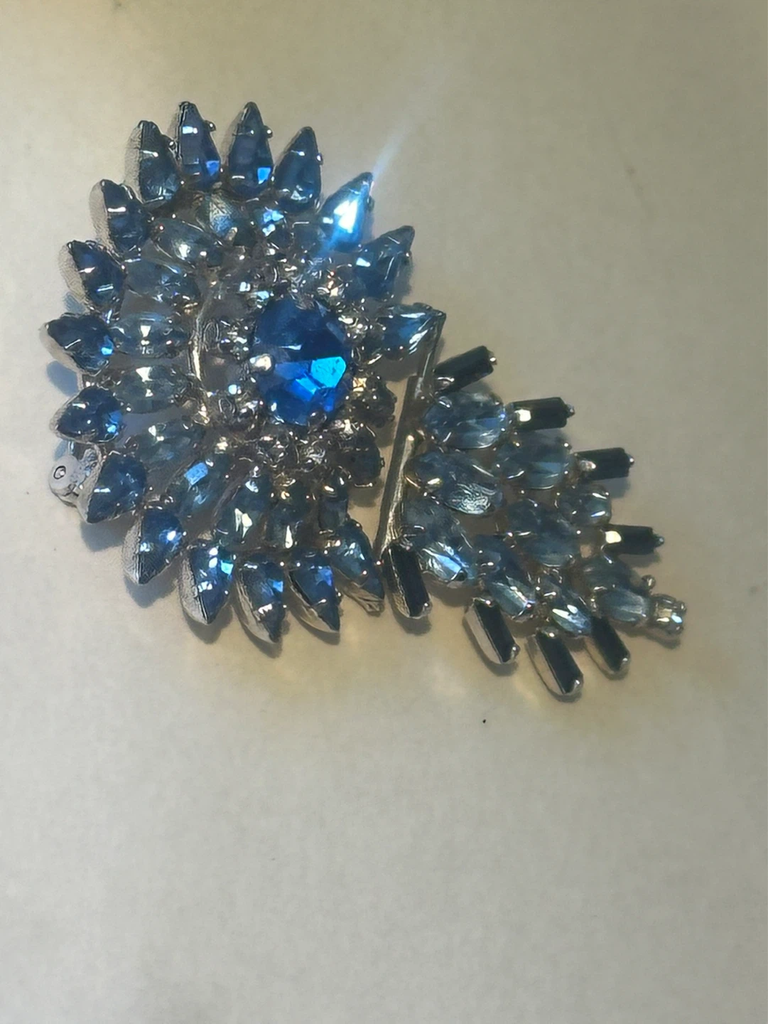 Signed Vintage Sterling Jay Flex Blue Rhinestone Brooch - photo 4