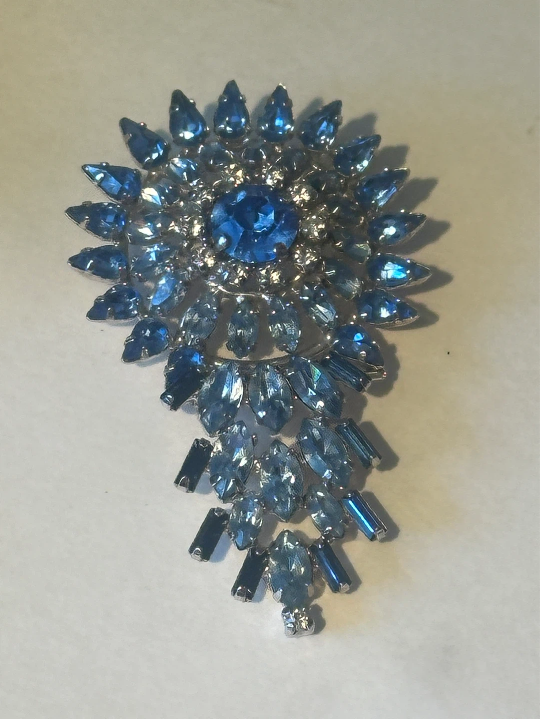 Signed Vintage Sterling Jay Flex Blue Rhinestone Brooch - photo 2