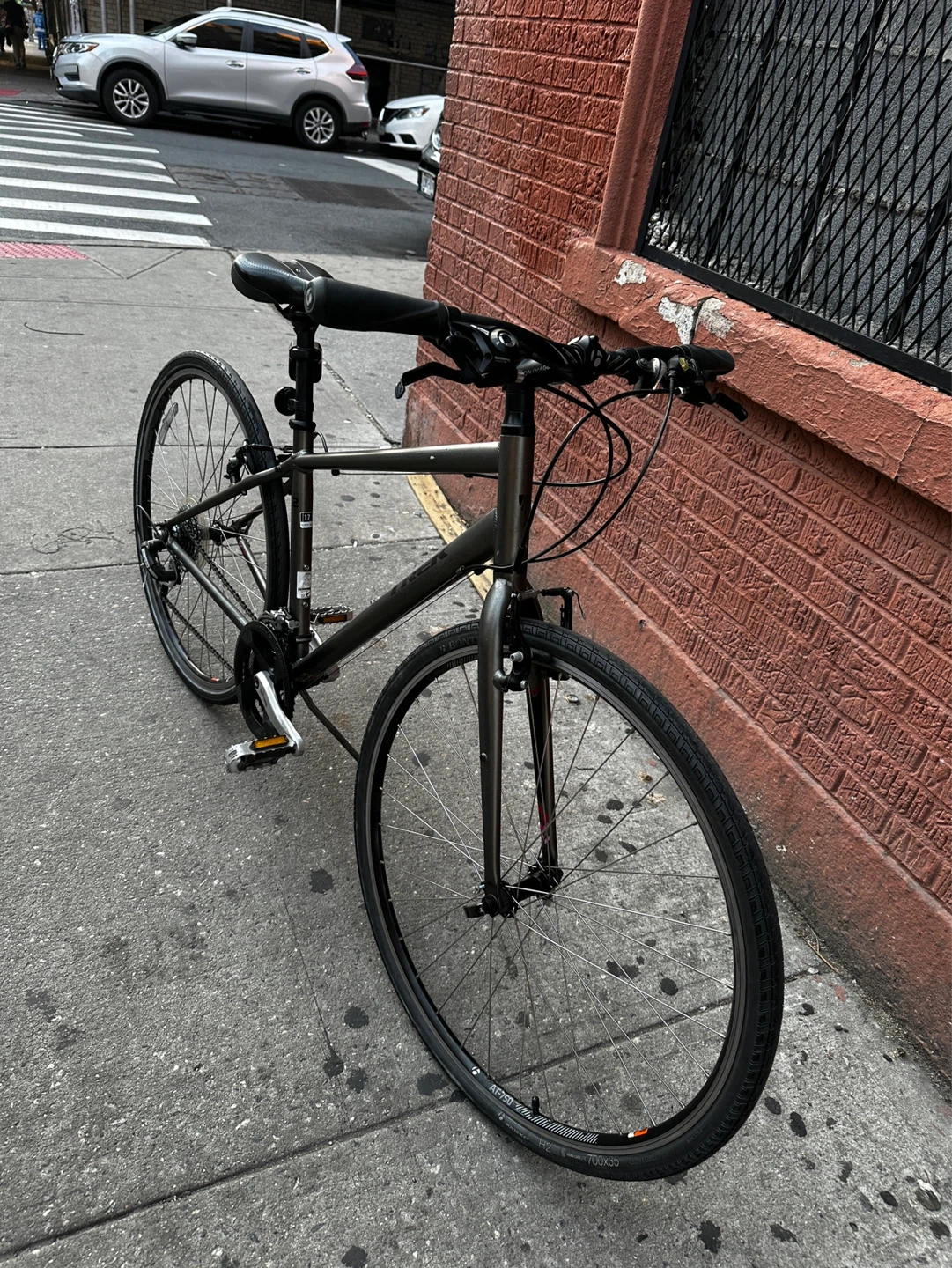 Trek FX 2 Hybrid Bike