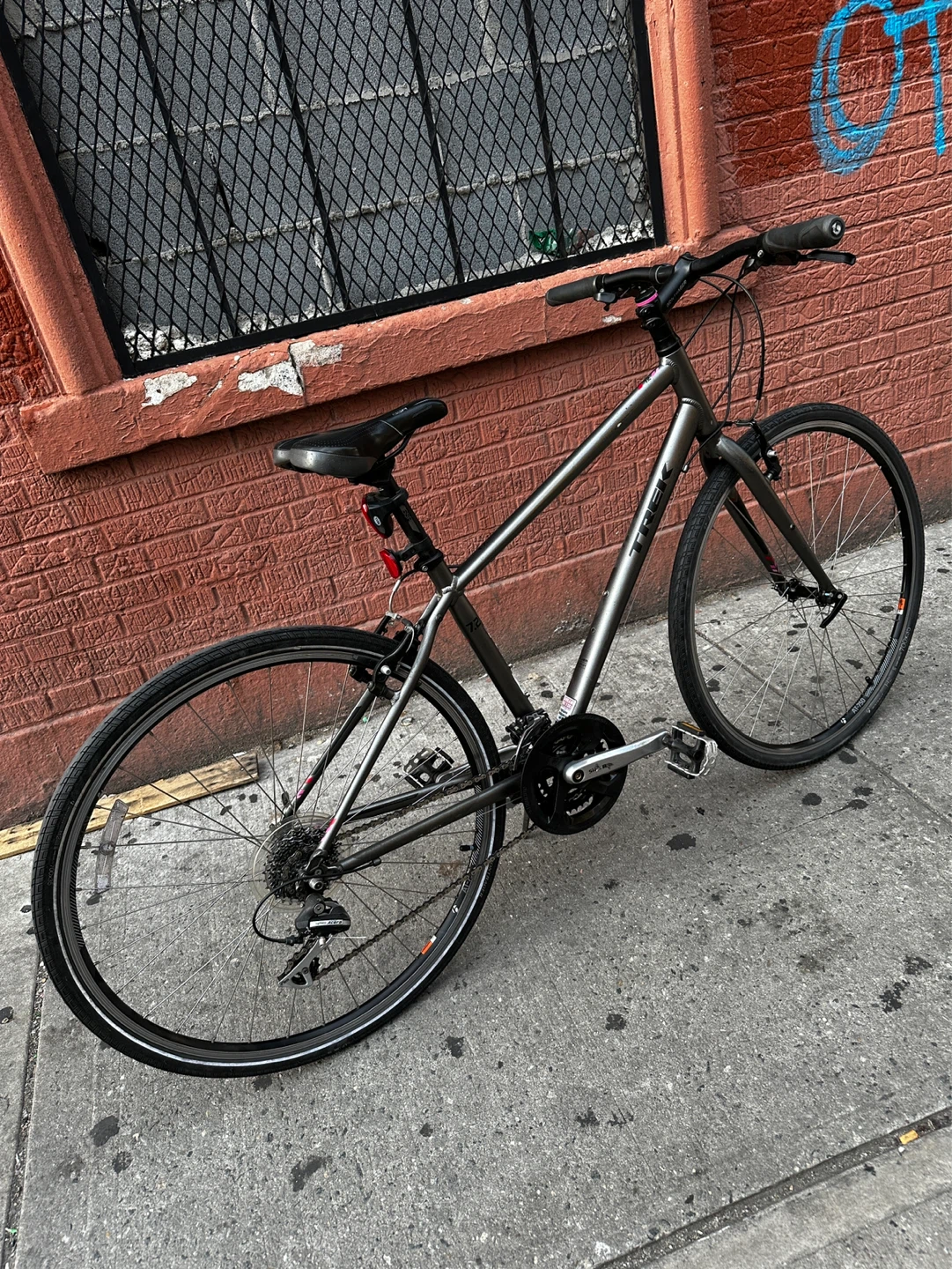 Trek FX 2 Hybrid Bike - photo 2