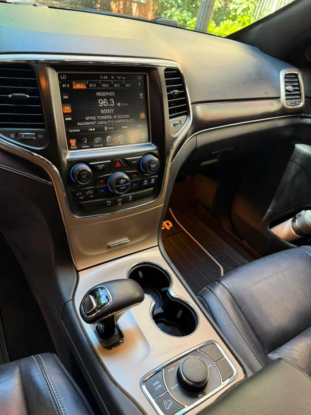 Black Jeep Grand Cherokee - photo 4