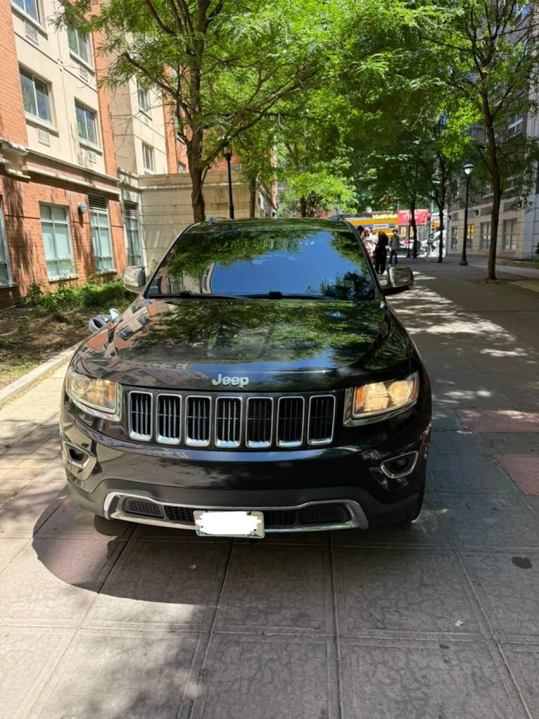 Black Jeep Grand Cherokee