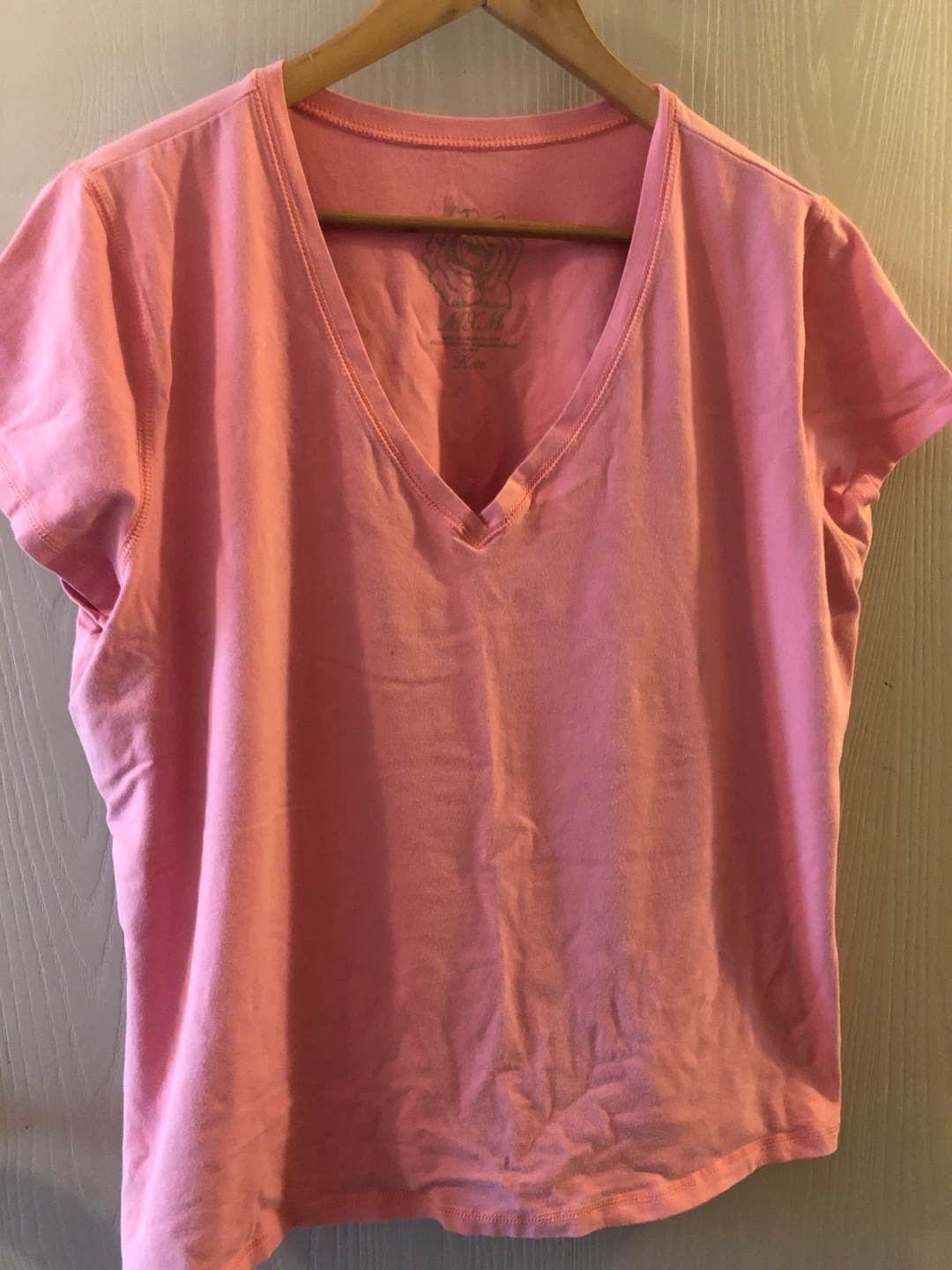 ⚽️ MKM Kate Pink V-Neck T-Shirt