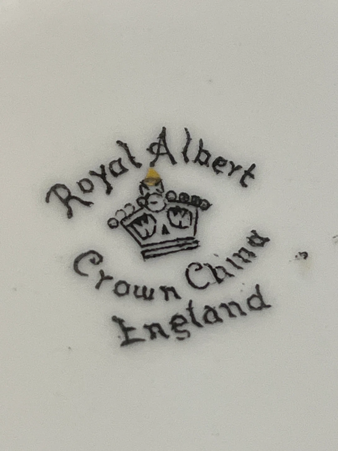 ⚽ Royal Albert Crown China Saucer - photo 3