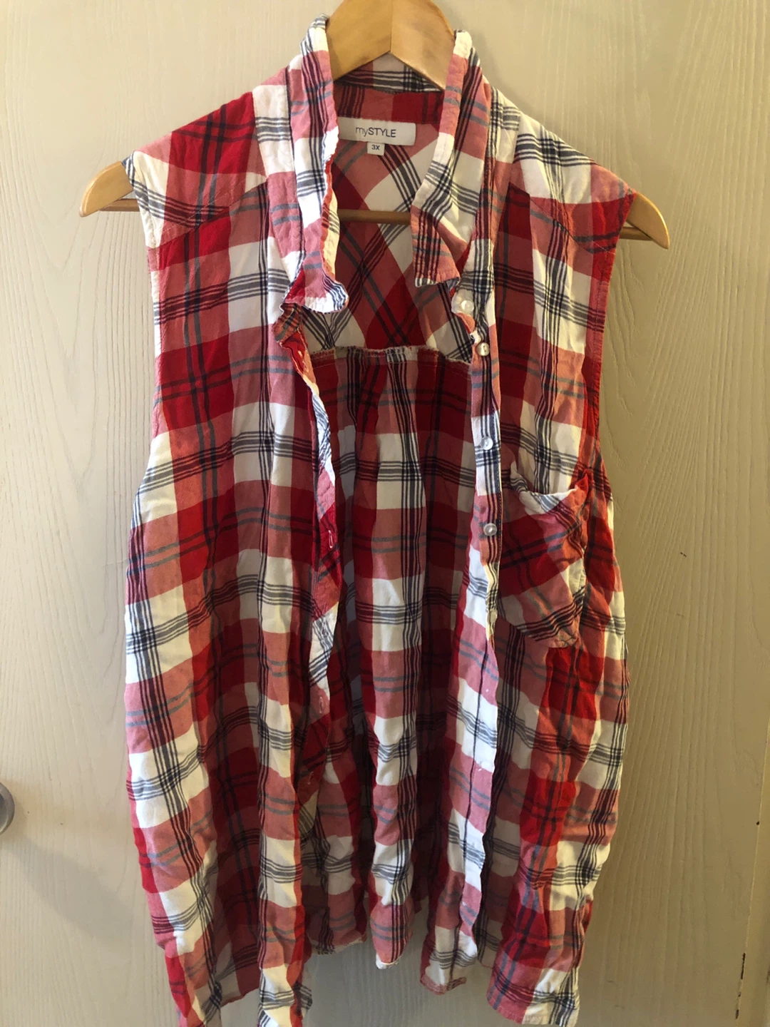 ⚽️ mySTYLE Plaid Sleeveless Button-Up Shirt