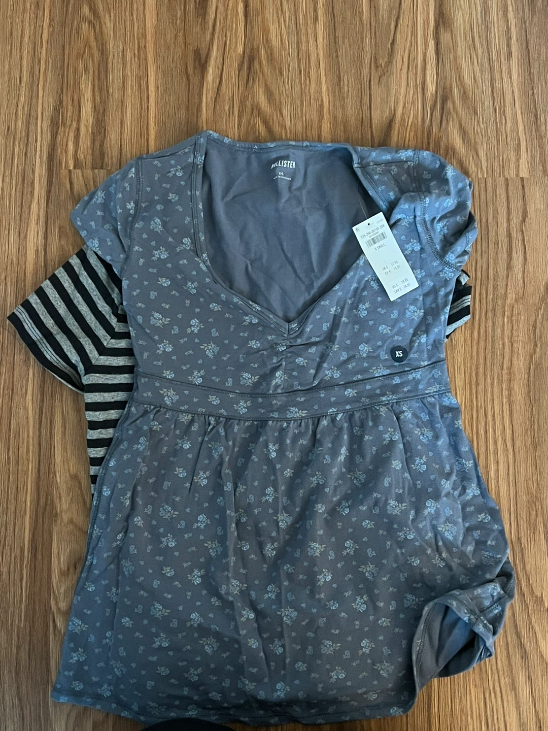 Brand new Hollister shirts - photo 2