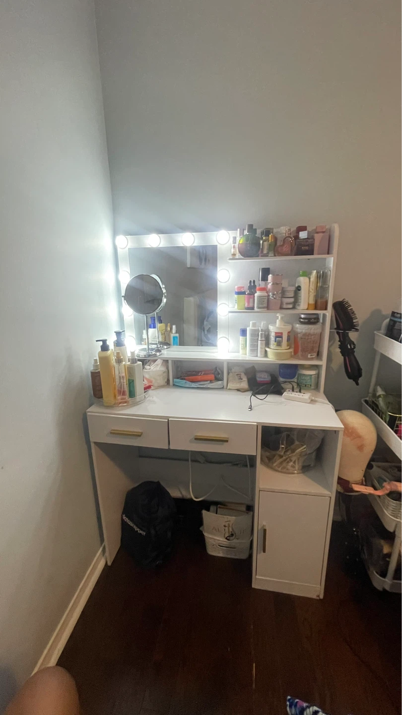 White Vanity Desk with Lights