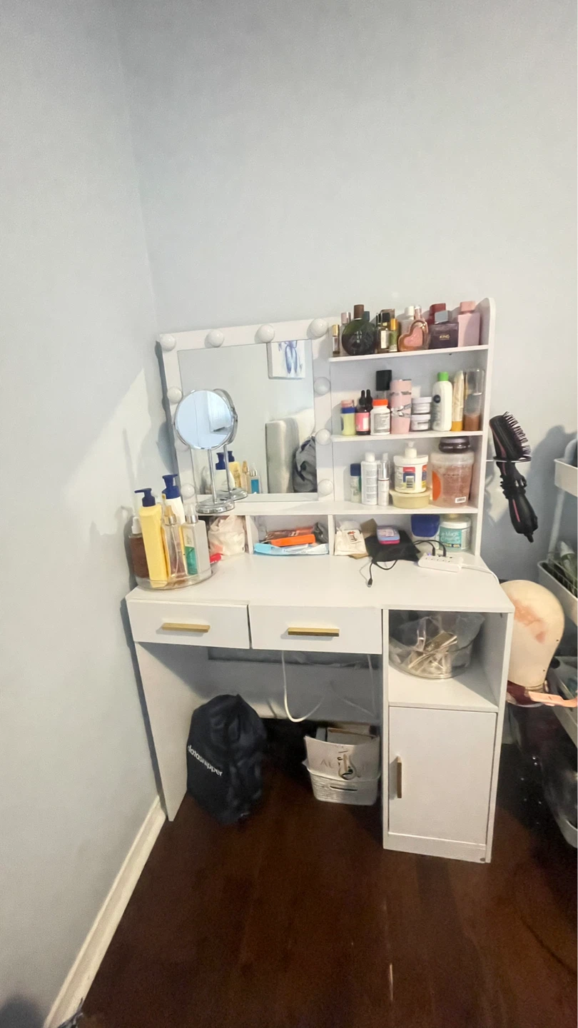 White Vanity Desk with Lights - photo 2
