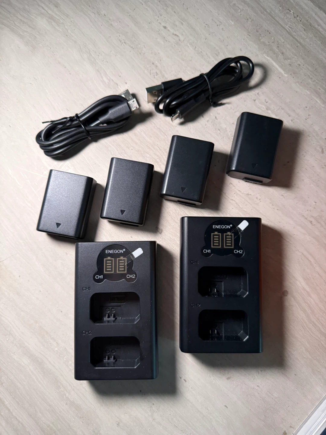 Sony ZV-E10 Camera with Accessories - photo 2