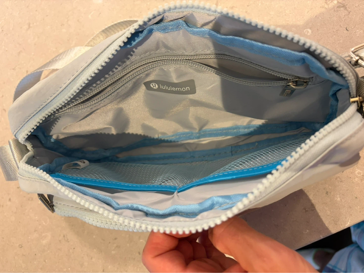 Lululemon Everywhere Belt Bag - photo 2