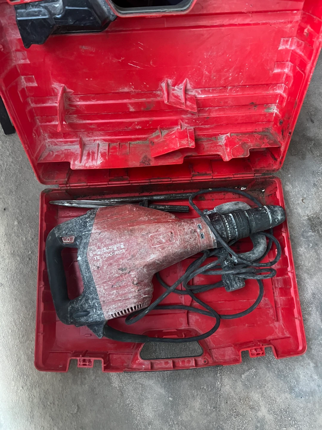 Hilti TE 700-AVR Rotary Hammer Drill with Case