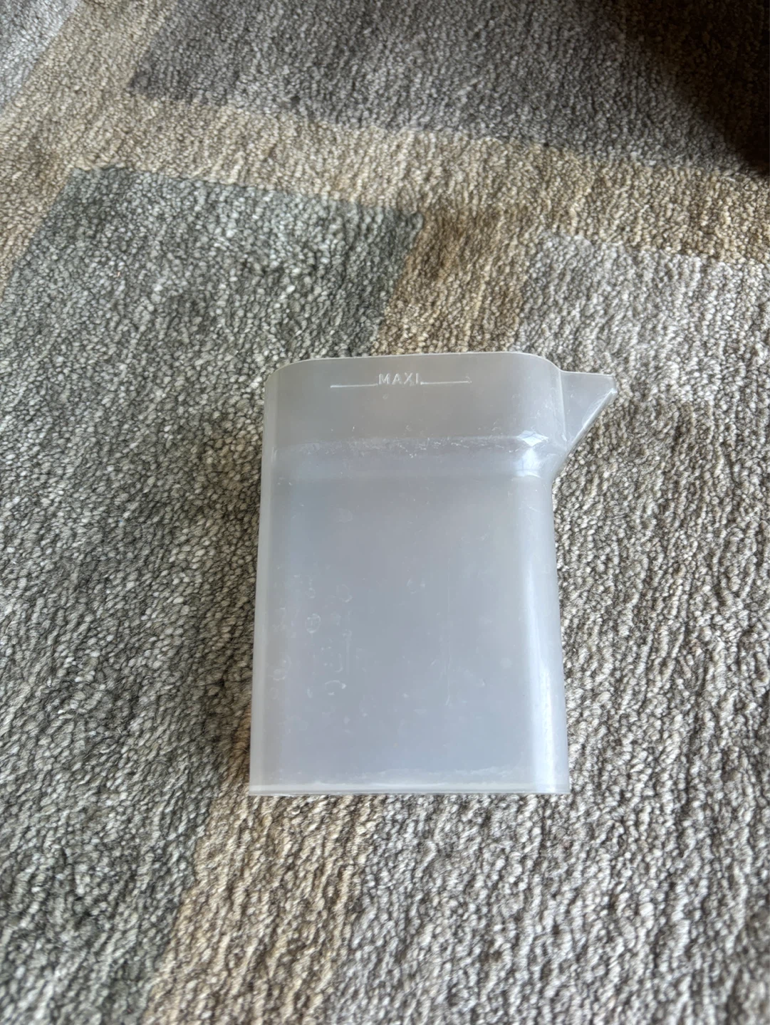 ⚽️ Clear plastic measuring cup