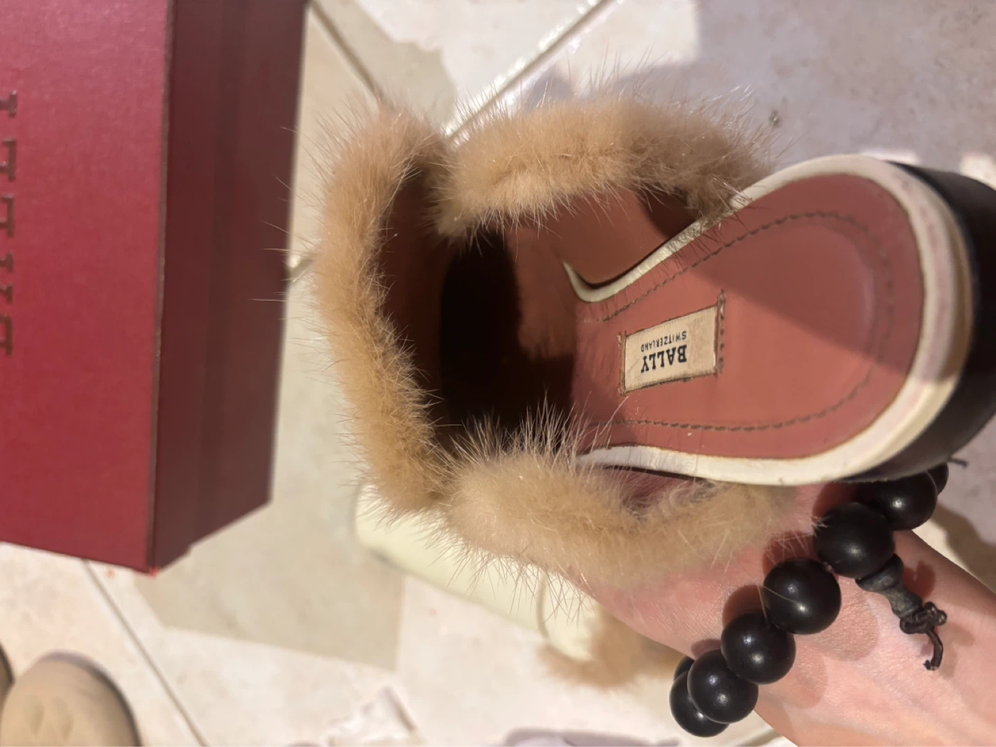 Bally Fur Mules Size 39 - photo 3
