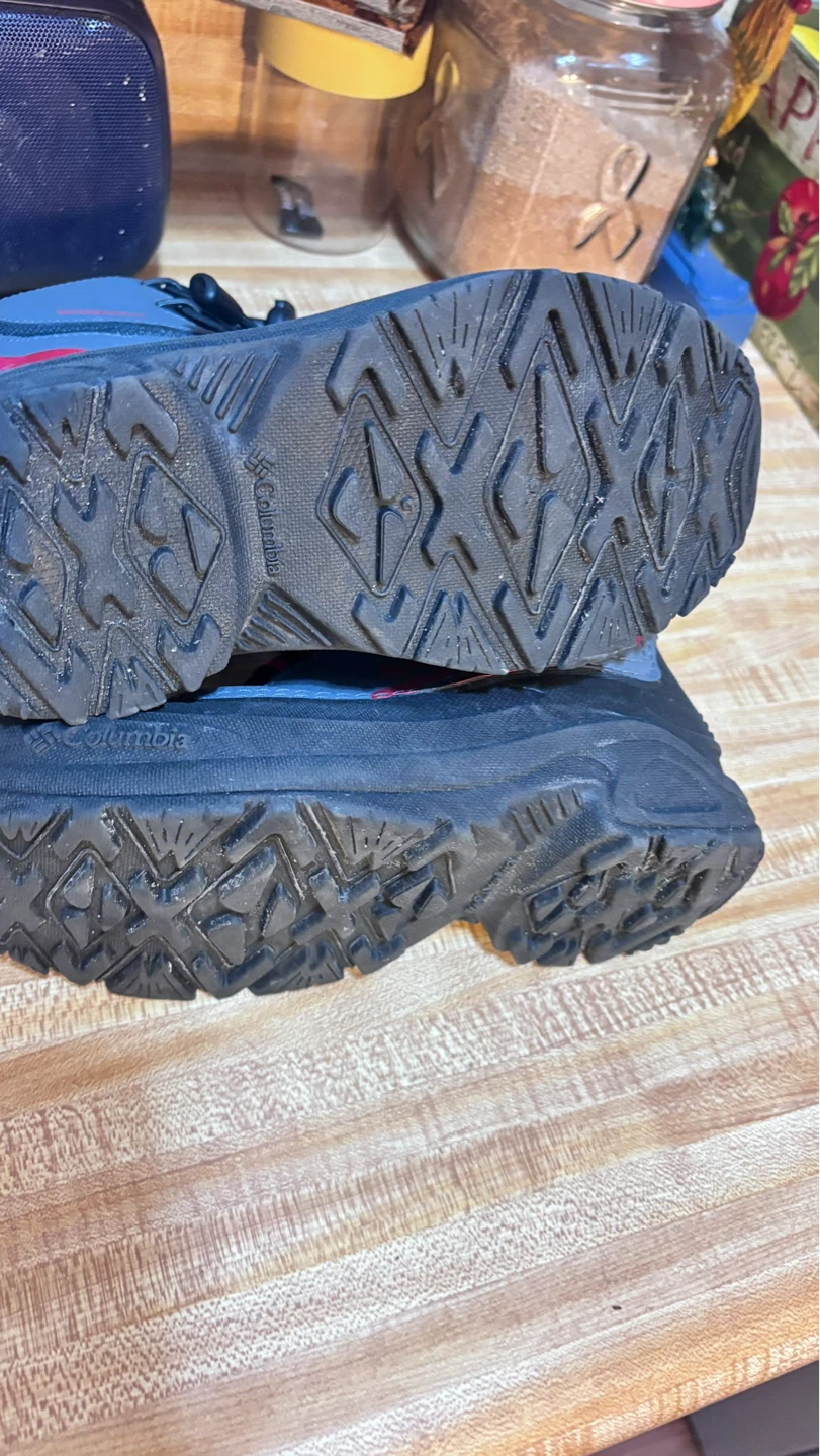 C ⚽ olumbia Kids Winter Boots Size 2 - photo 3