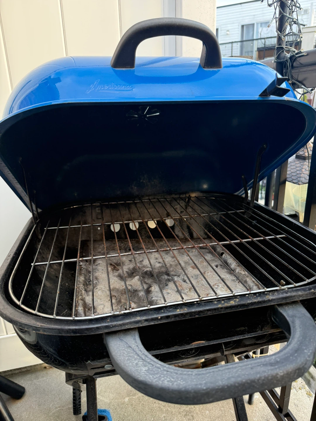 Americana Walk-A-Bout Portable Charcoal BBQ Grill - photo 3