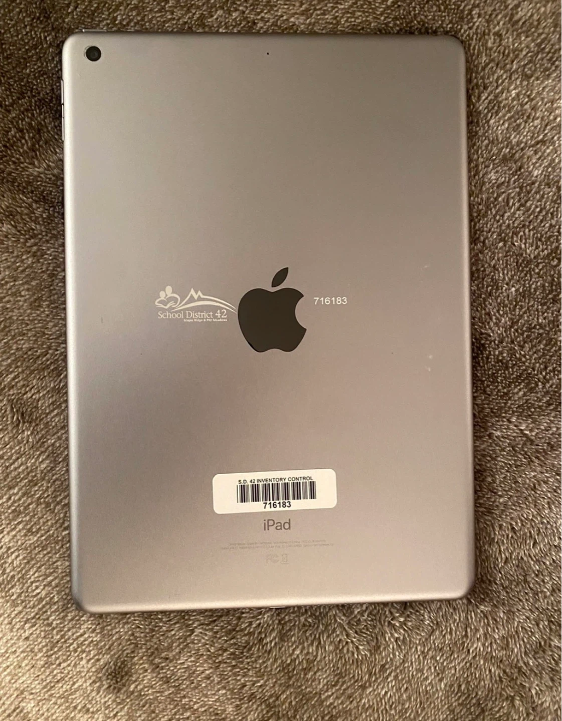 Apple iPad 5th Gen - photo 2