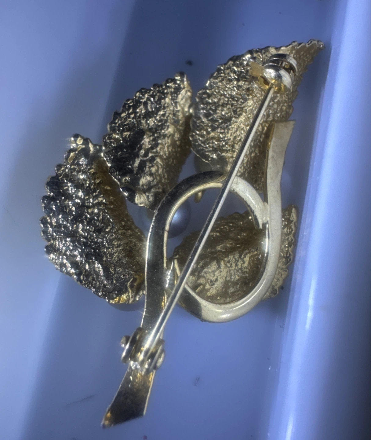 ⚽ Leaf and Pearl Brooch - photo 2