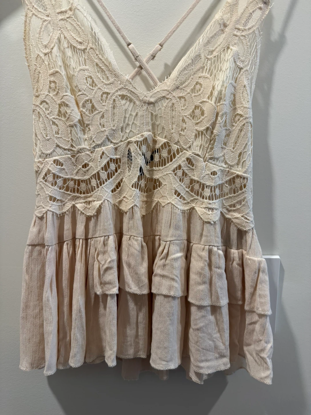 ⚽️Trixxi Ruffle Peplum Lace Cami Tank Top - photo 4