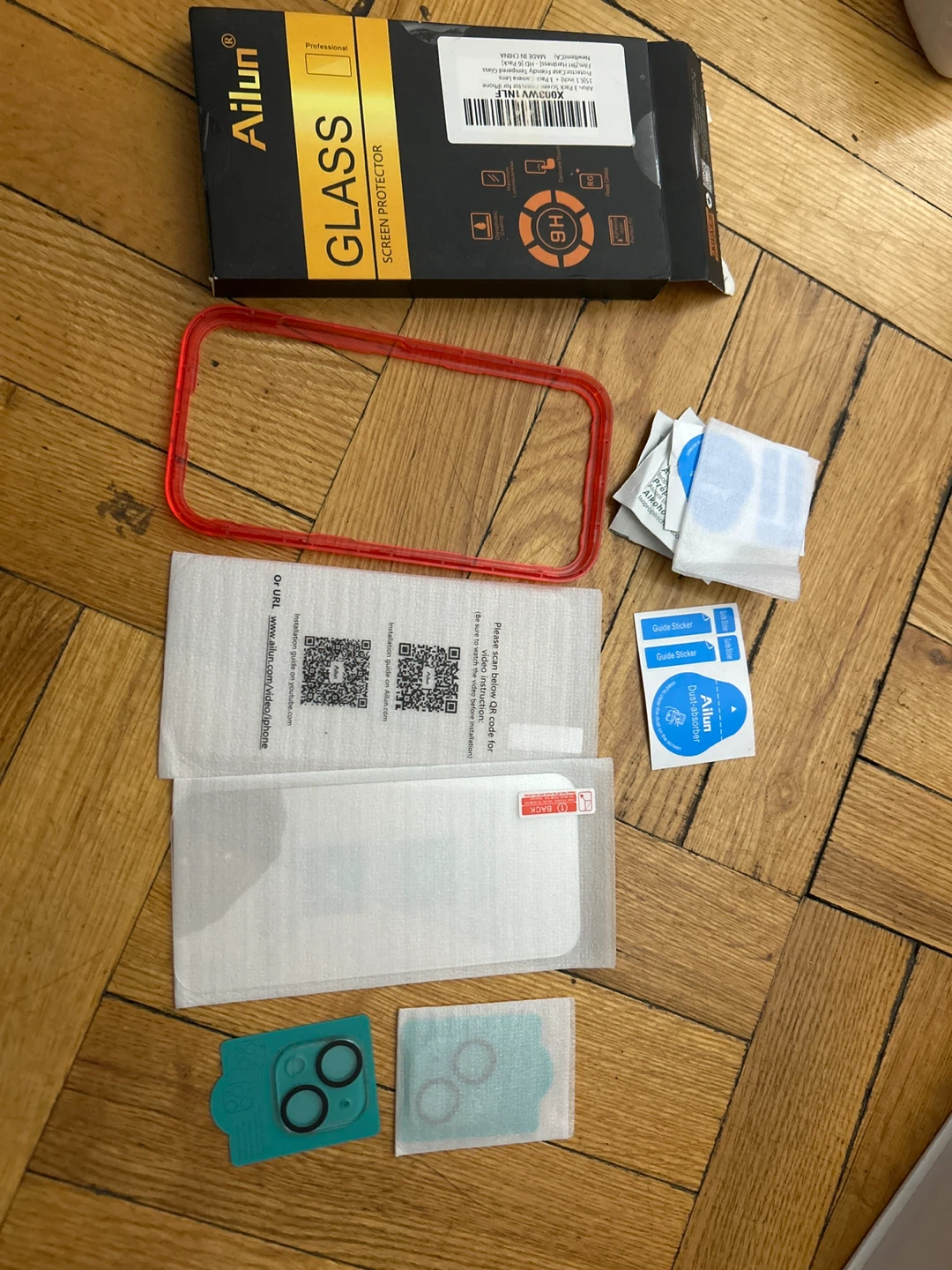 iPhone 15 screen protector