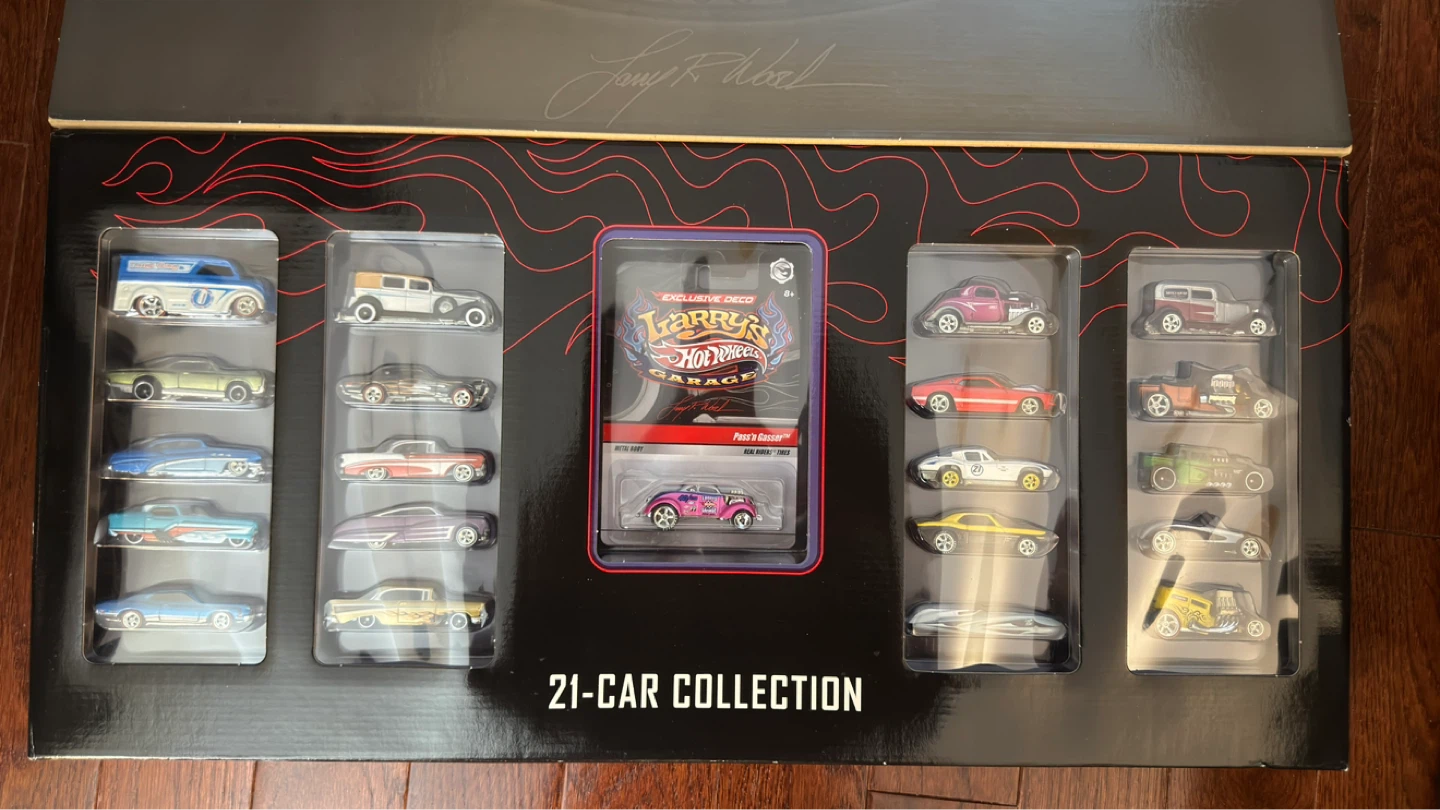 Larry’s Hot Wheels Garage 21-Car Collection Pass’n Gasser - photo 2