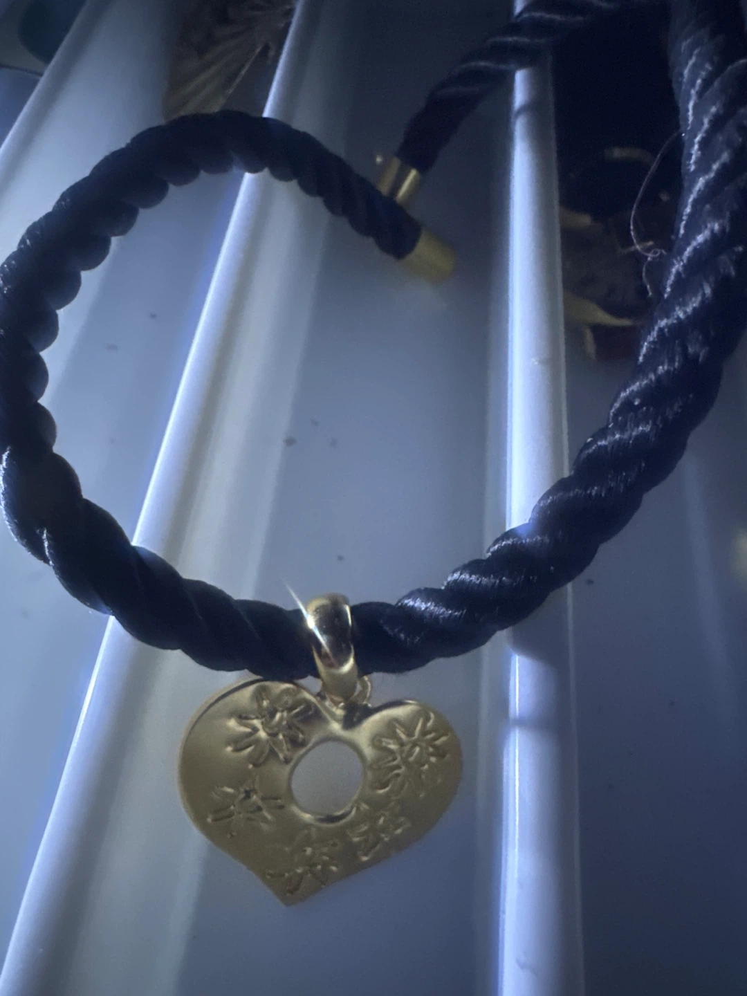 ⚽ Gold tone Heart Pendant Necklace on black cord