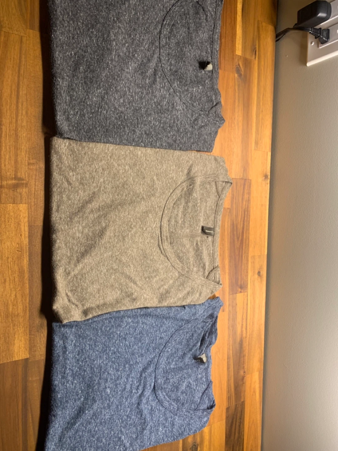 Women’s T-Shirts - photo 2