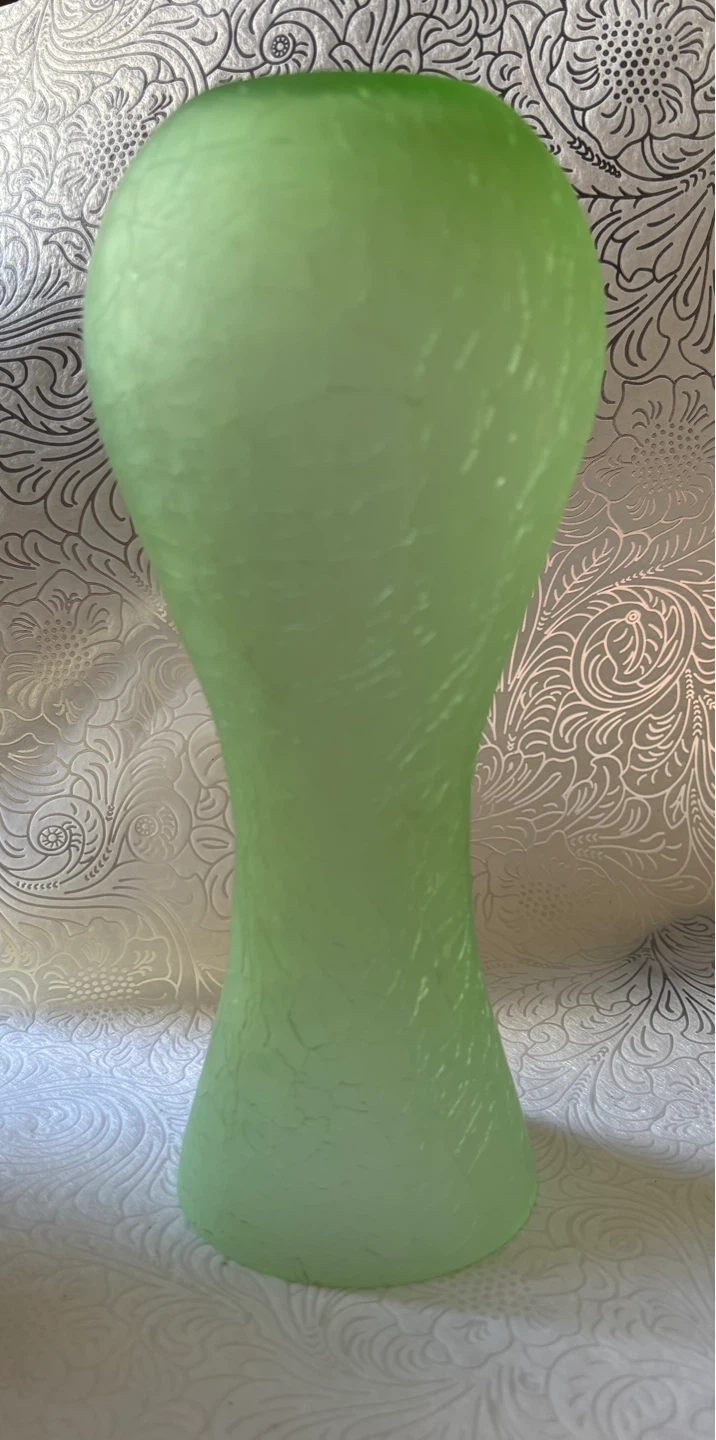 Vintage Frosted Green Art Glass Vase 8” Tall Elegant Style ⚽️ - photo 2