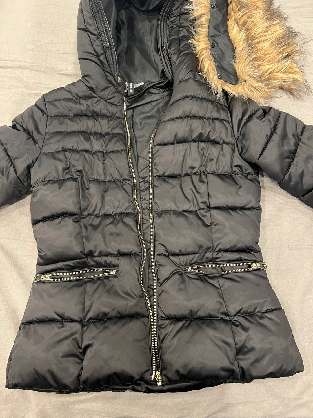 H&M Divided Black Puffer Jacket with Fur Hood - photo 3