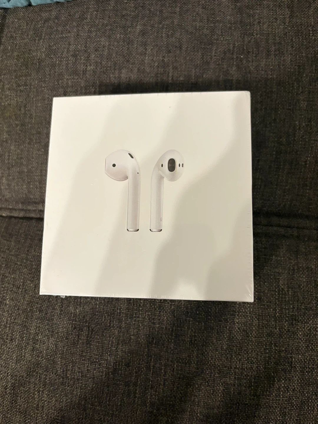 Apple AirPods Gen 2with Wireless Charging Case