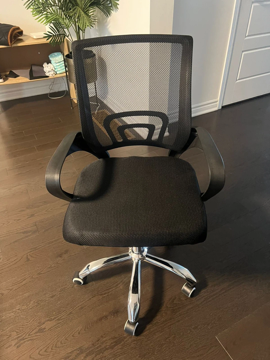 Black Office Chair - photo 2