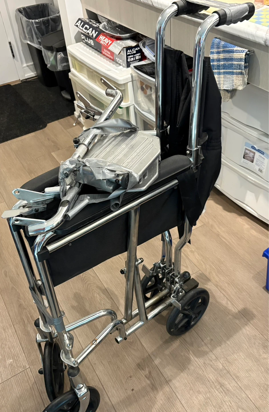 Folding Transport Wheelchair - photo 2