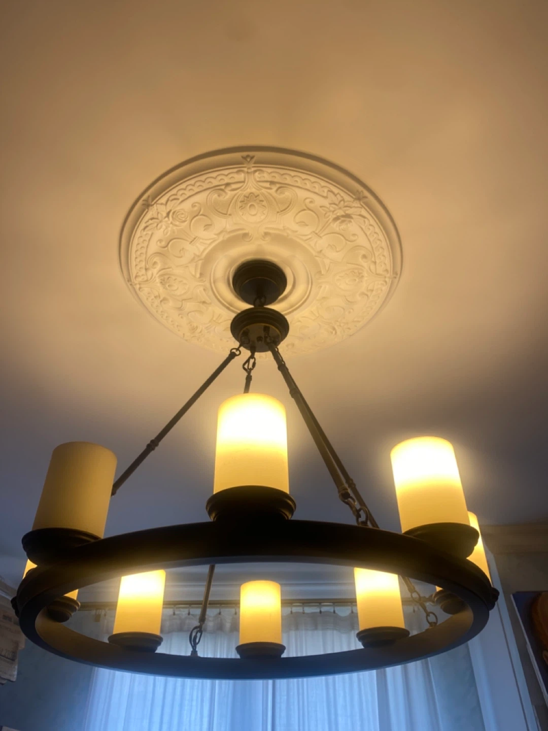Chandelier with 6 faux candles - photo 2