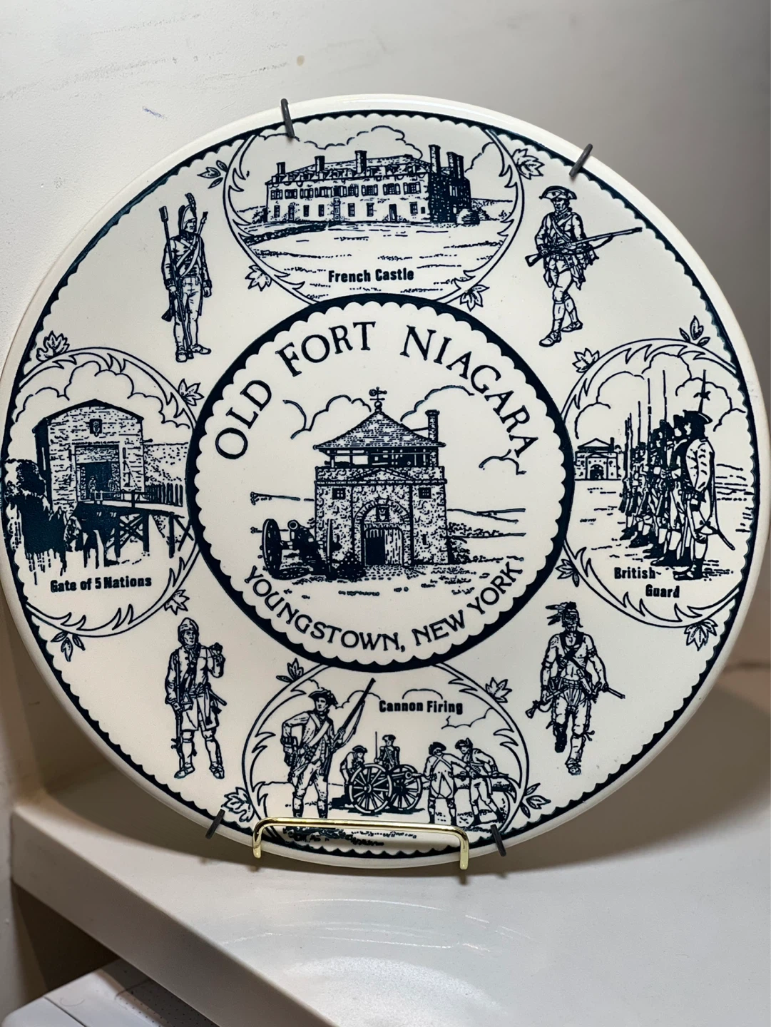 Vintage Old Fort Niagara Souvenir Plate 10”⚽️