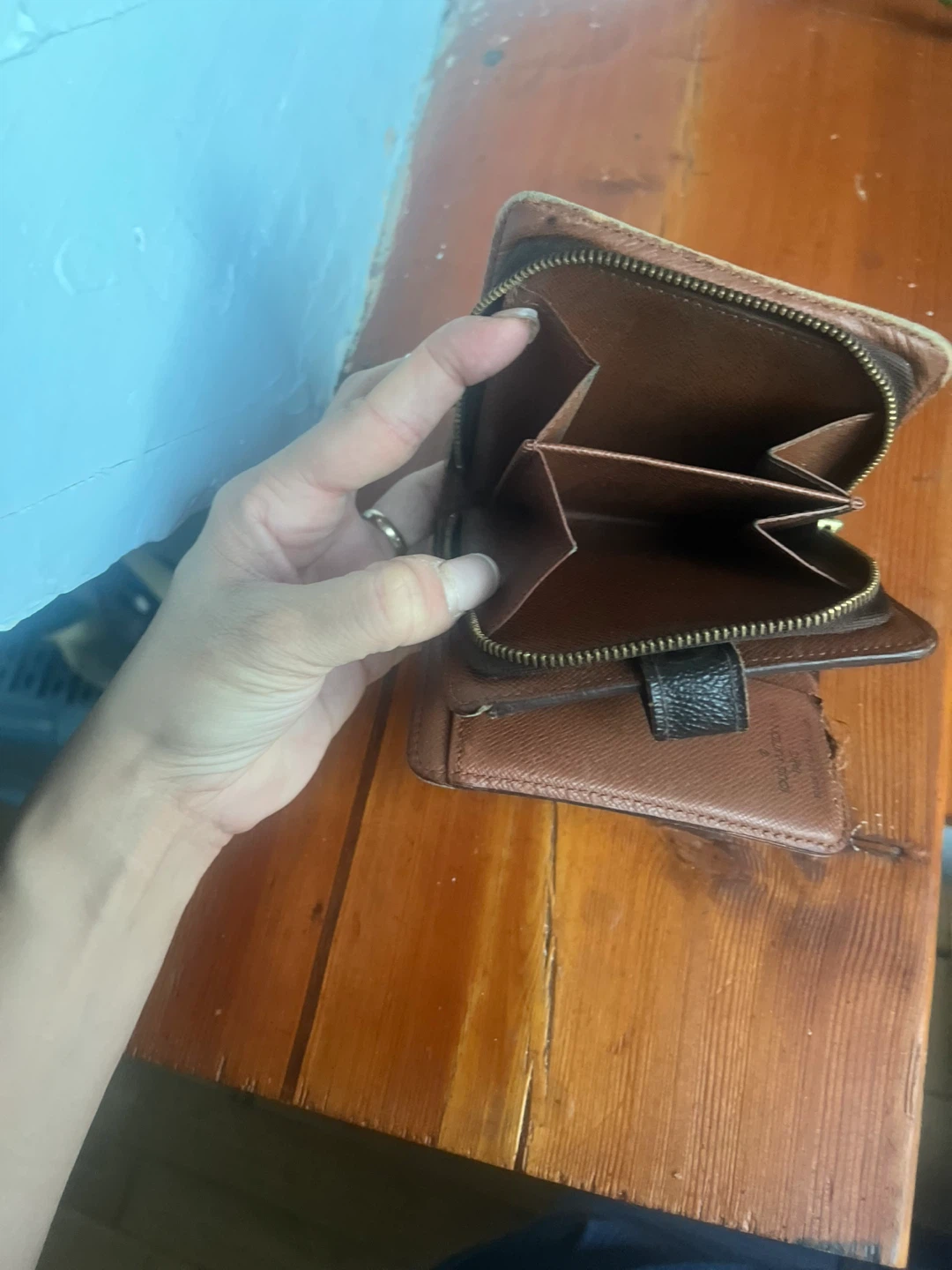 Louis Vuitton Monogram Canvas Bifold Wallet