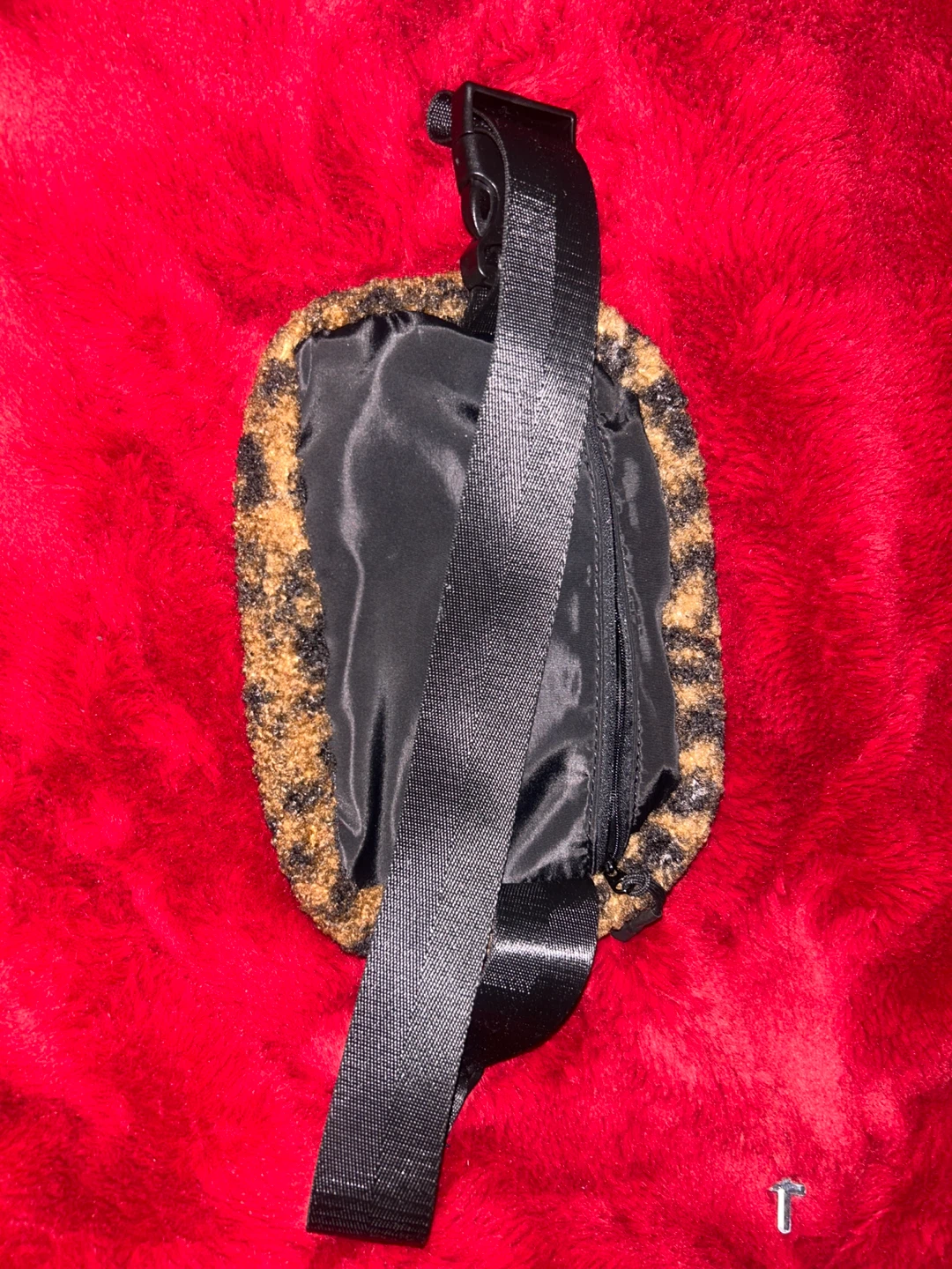 ⚽️ Fuzzy Leopard Print Fanny Pack - photo 2