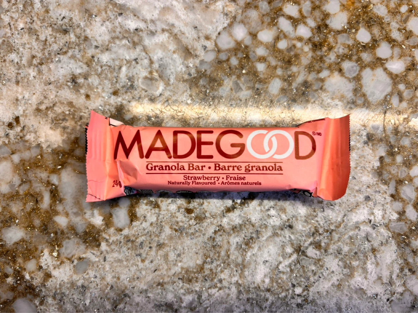 ⚽ MadeGood Strawberry Granola Bar