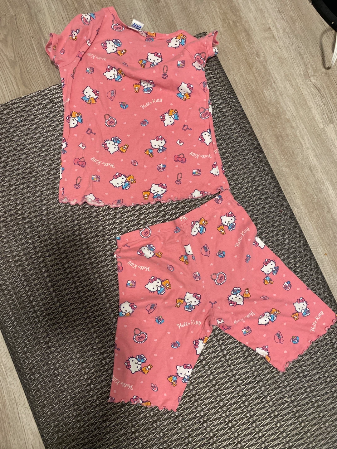 ⚽ Hello Kitty Pajama Set - CANIFA Size 130 (8Y) - photo 3