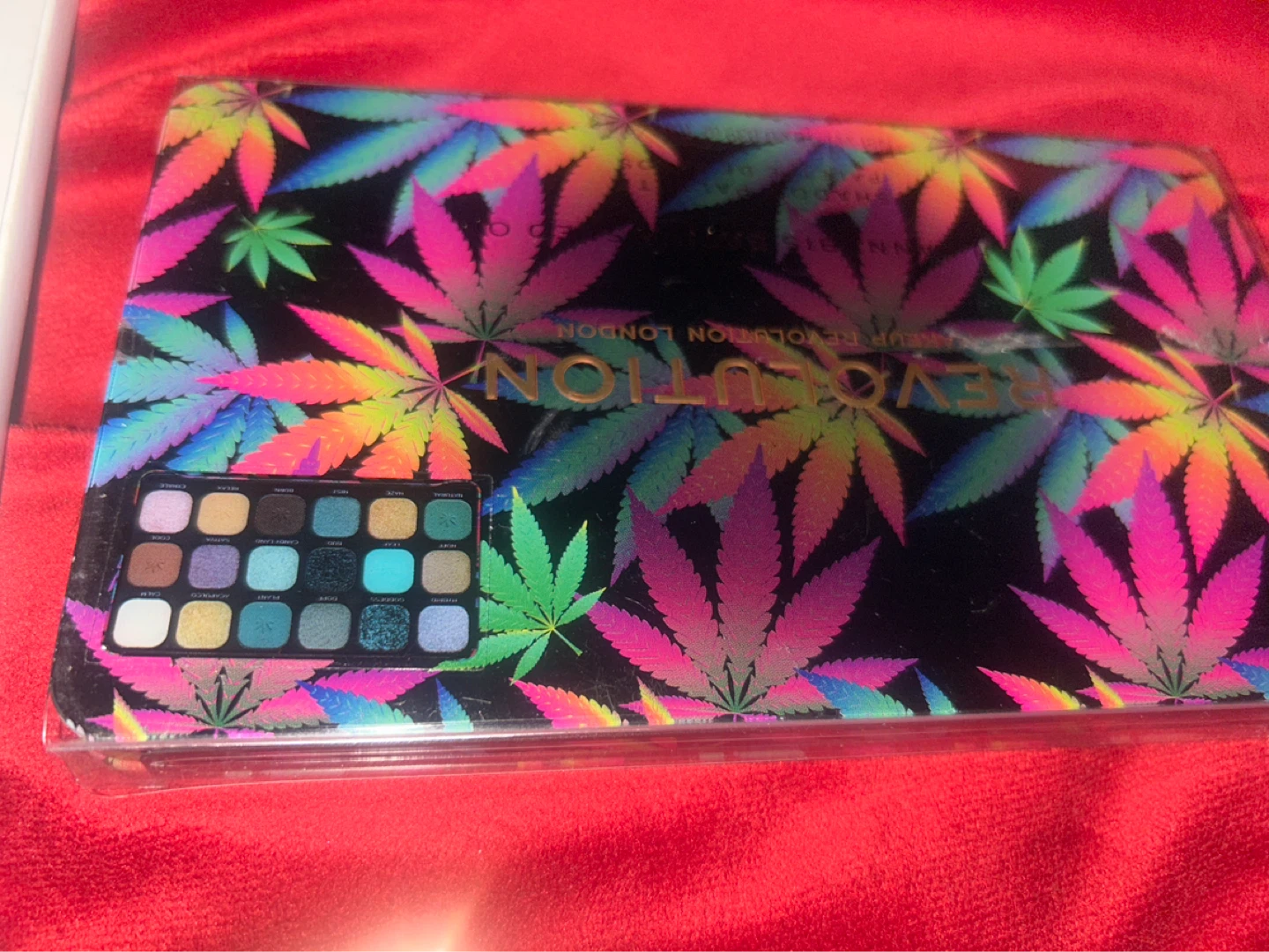 ⚽ Revolution Makeup Palette & Lash Kit