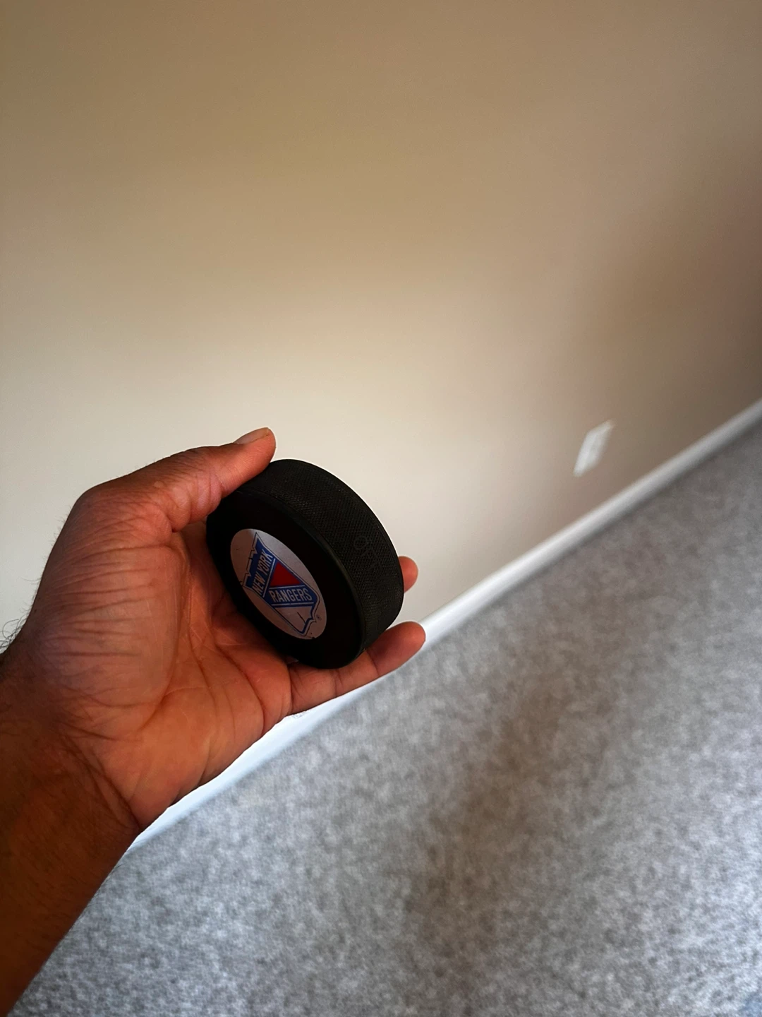 New York Rangers NHL Hockey Puck - photo 2