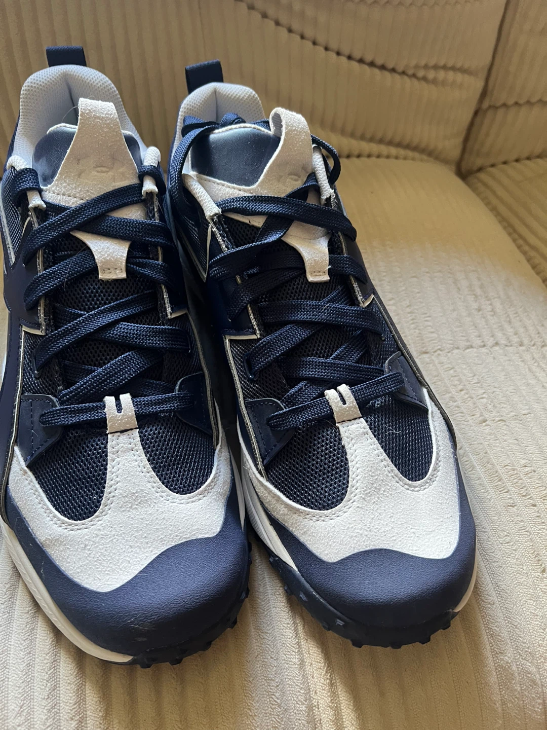 Under Armour Navy & White Turf Shoes Size 14 - photo 2