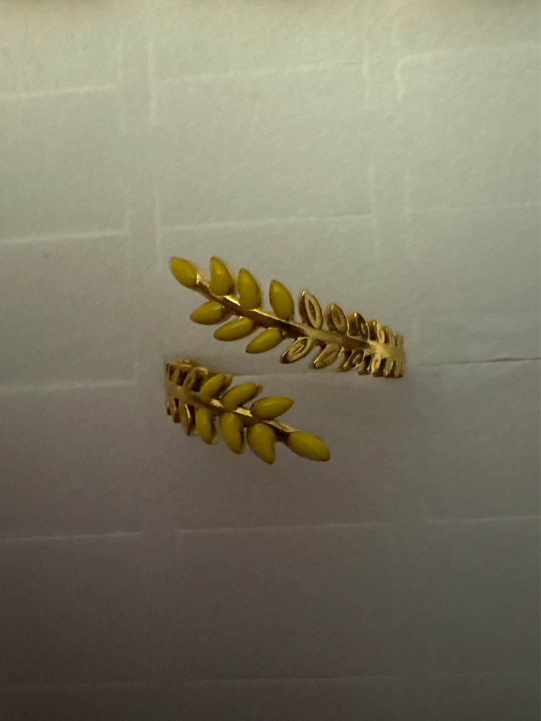 ⚽️ Gold stainless steel Leaf Ring with Yellow Enamel