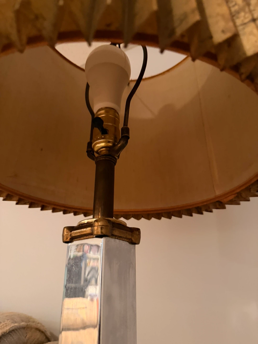 Vintage Accordion Pleated Lampshade Table Lamp - photo 3