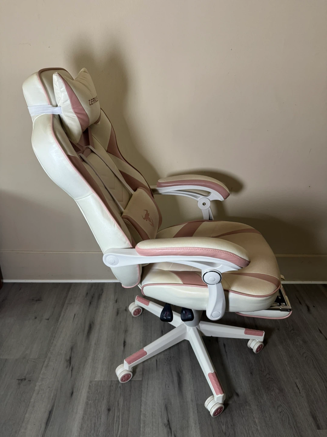 Zeanus Pink and White Gaming Chair - photo 2