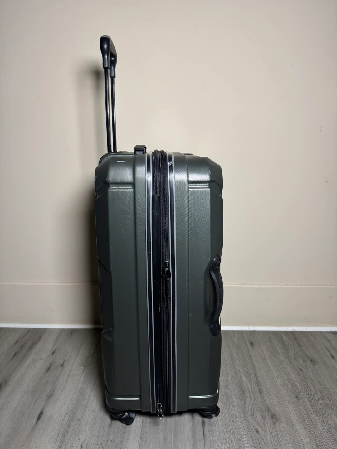 American Tourister Suitcase - photo 2